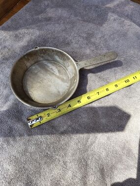TableCraft CW1980 Cast Aluminum Saucepan - Silver/Gray